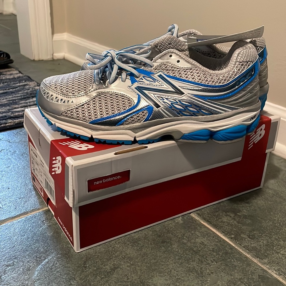 New Balance Sneakers 9.5 EE